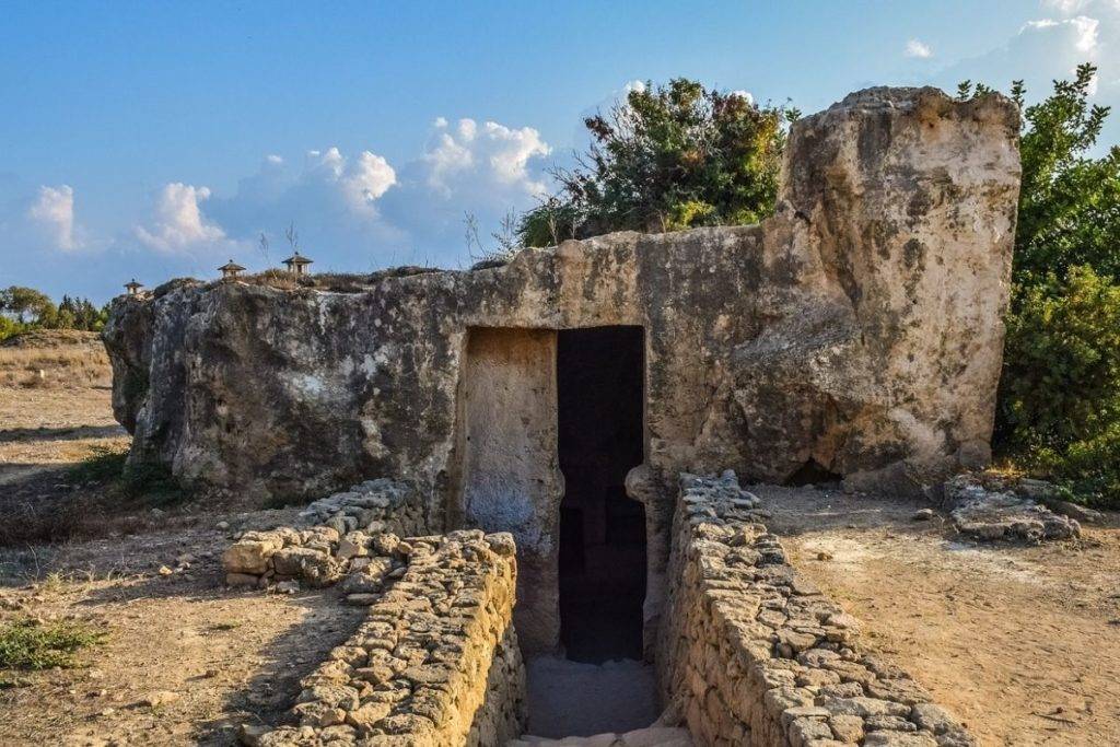 Descubren tumbas y vestigios de la Edad de Hierro
