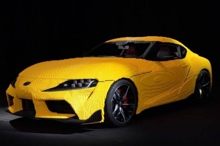 Lego construye un Toyota Supra tamaño real y que se puede conducir