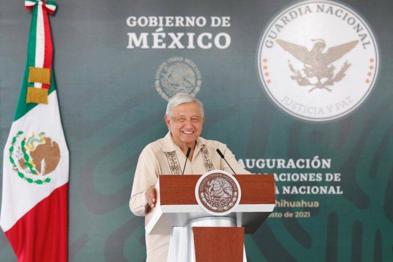 AMLO sostendrá llamada con Kamala Harris; envío de vacunas, tema principal