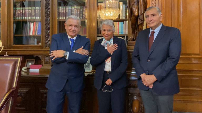 Sánchez Cordero pide su reincorporación al Senado