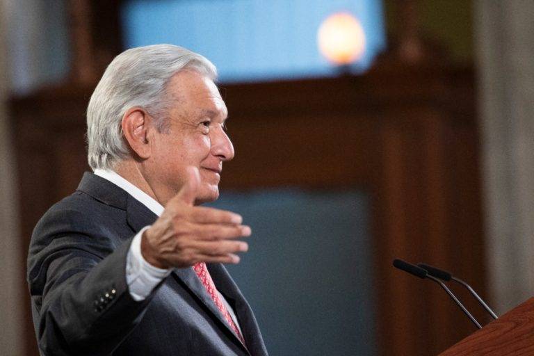 Vox es igual al PAN; clasista, racista, hipócrita, corrupto y falso: AMLO