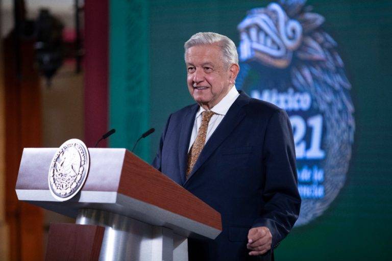 Es de canallas que usen el regreso a clases para atacarnos: AMLO
