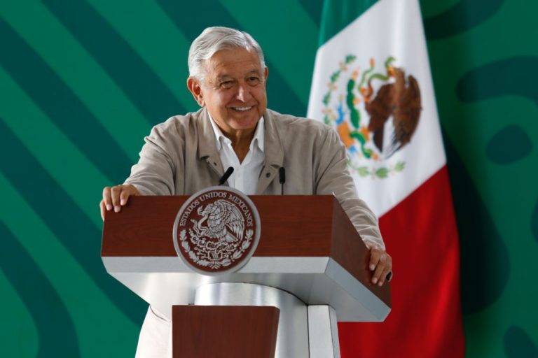 Eres un "chueco e hipócrita" , le responde AMLO a Anaya
