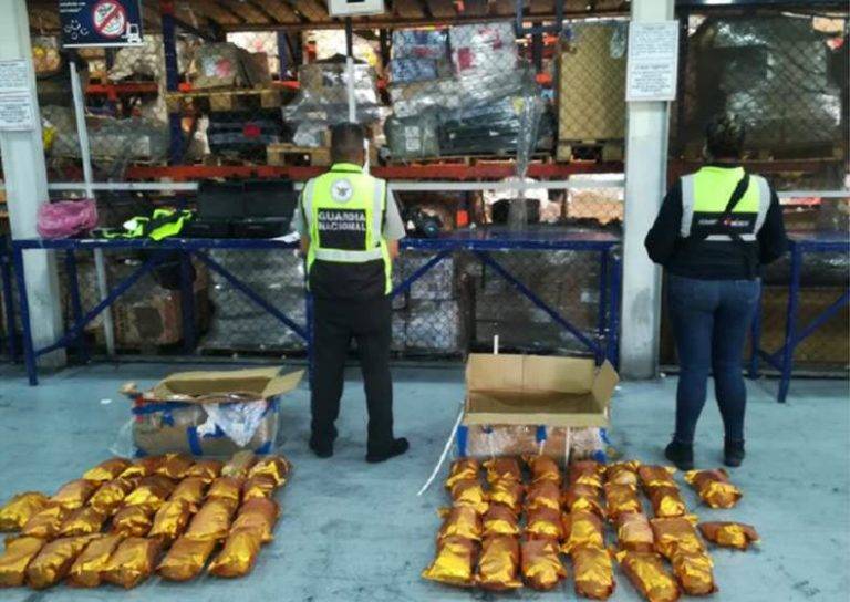 Aduanas y Guardia Nacional decomisan 55 kg de Fentanilo en el AICM