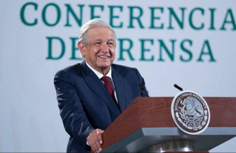 El libro de AMLO se llamará “A la Mitad del Camino”, estará listo en 20 días