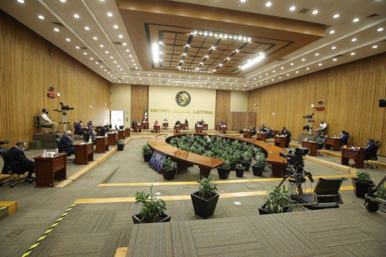 INE dará casi 6 mil mdp del presupuesto público a partidos políticos en 2022