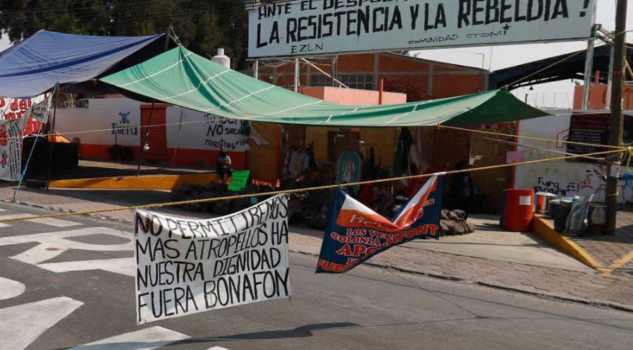 Indígenas toman planta de Bonafont en Puebla; denuncian "saqueo de agua"