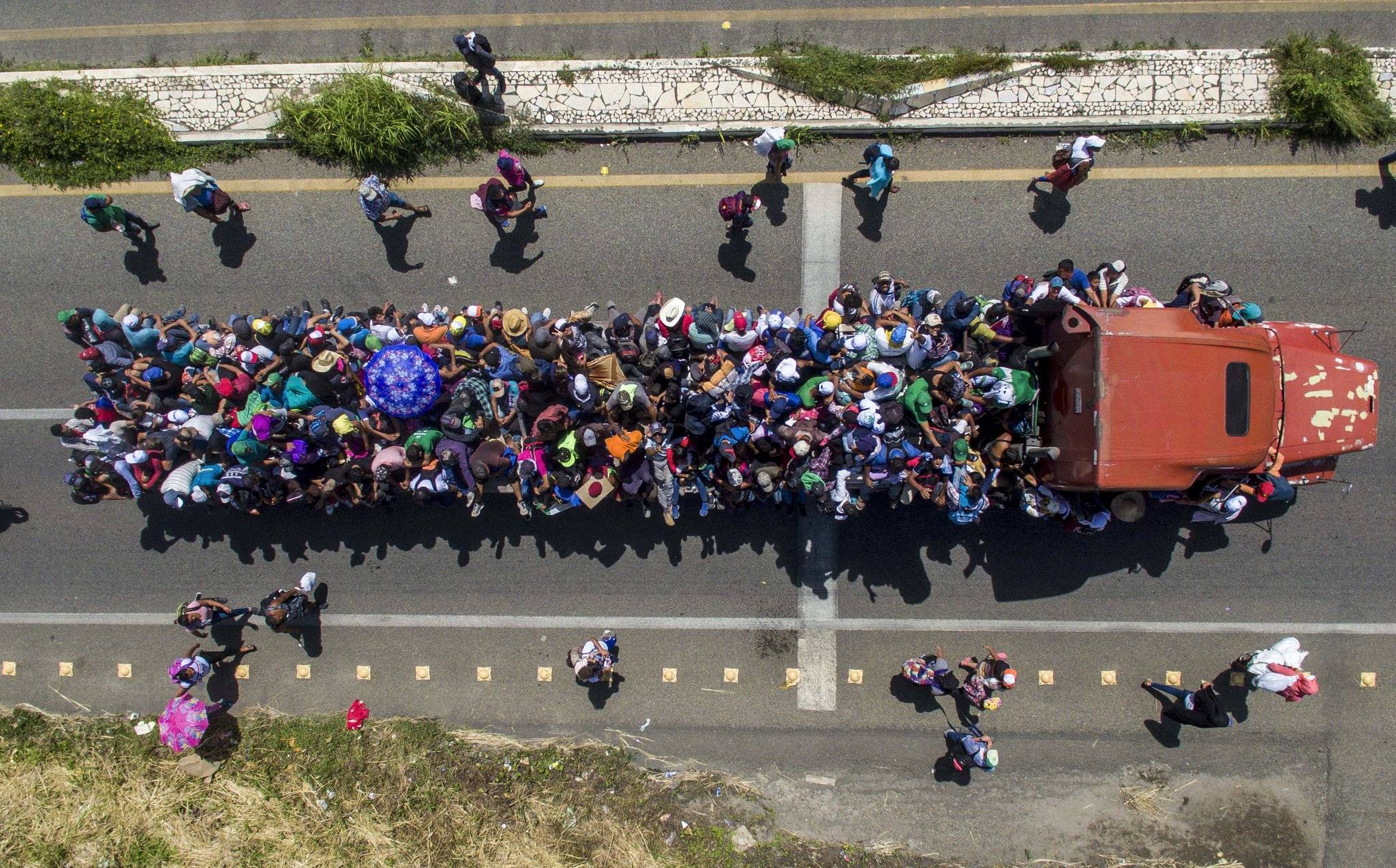 Más de 500 migrantes avanzan por Chiapas para llegar a EU