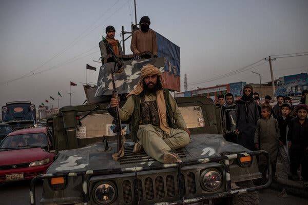 Biden defiende la retirada de las tropas de Afganistán pese a que cayó a manos de los talibanes