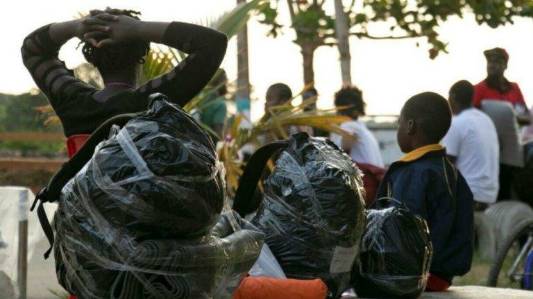 Migrantes usan rutas ilegales para cruzar Colombia rumbo a México y EU