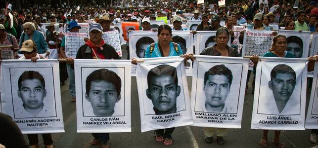Con vigilia y carrera recuerdan a los 43 normalistas de Ayotzinapa en NY 