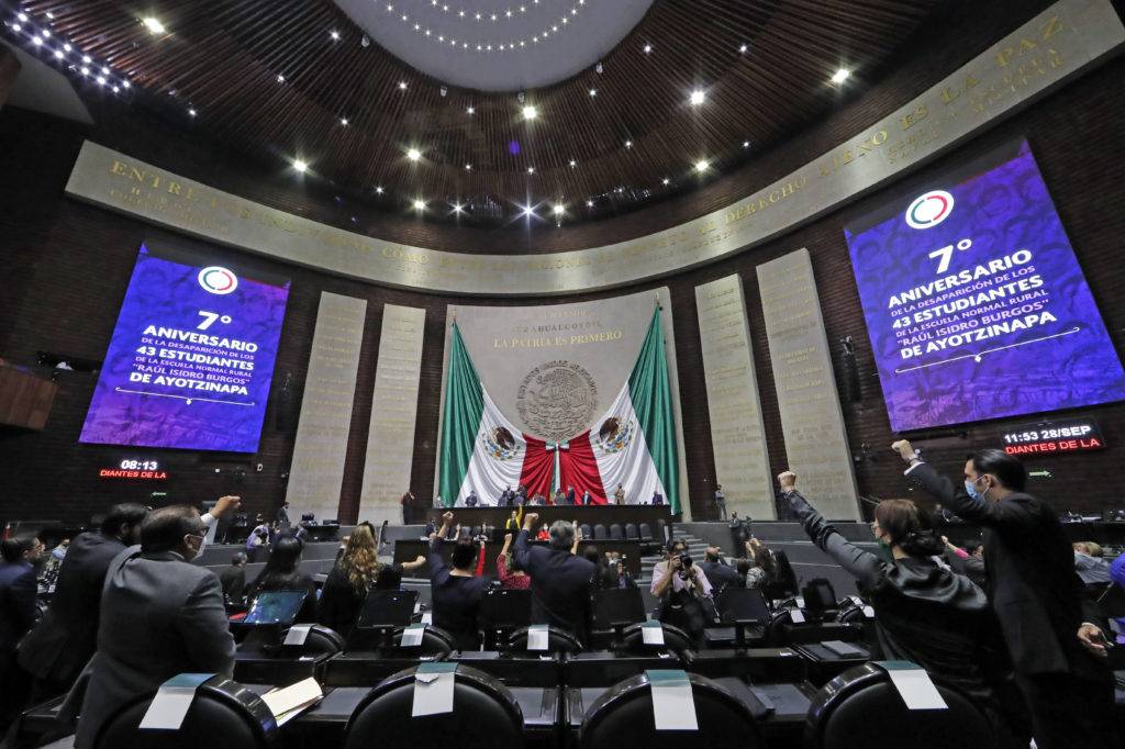 A siete años, diputados exigen justicia por la desaparición de los 43