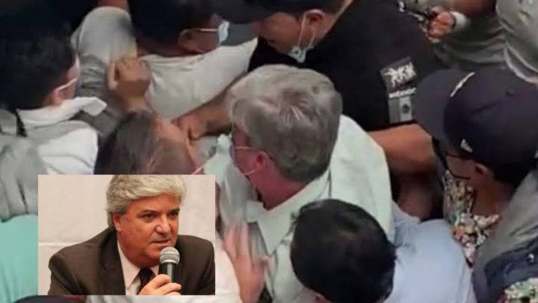 Agarran a “zapes” a alcalde de Cuautitlán por incumplir acuerdos
