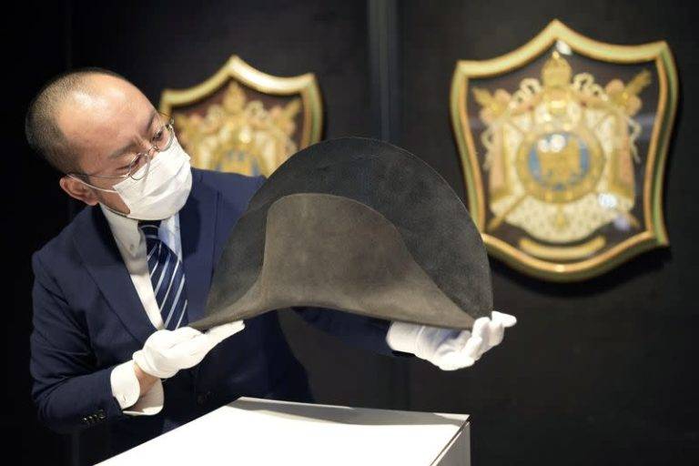 Subastarán sombrero que perteneció a Napoleon Bonaparte