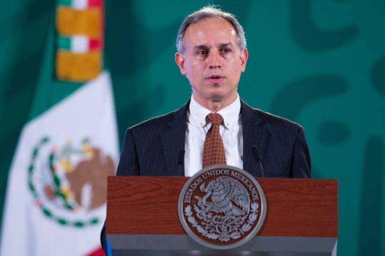 Vacunados, 68% de los adultos; los contagios siguen a la baja: Gatell