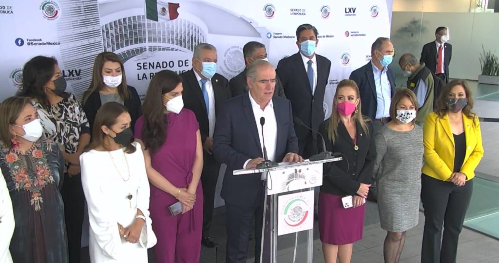 Senadores del PAN se disculpan por aliarse con Vox; "fue un error", dicen