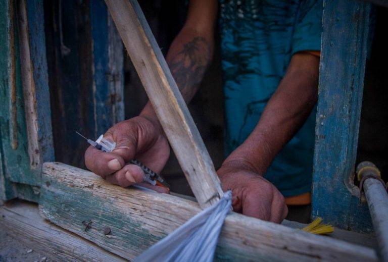 Sicarios incendian “picadero” en Juárez con seis personas adentro