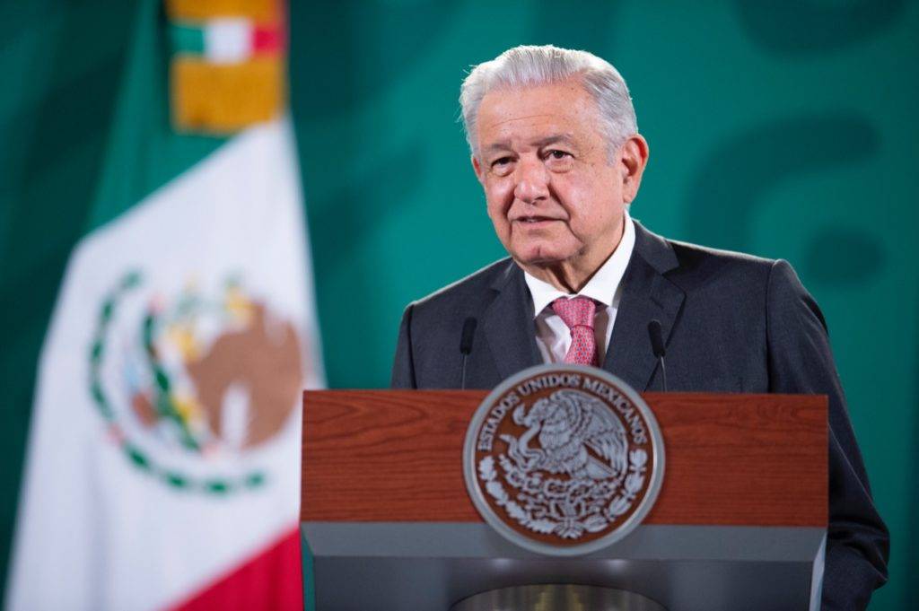 Un muerto y derrumbes, saldo tras sismo en Guerrero