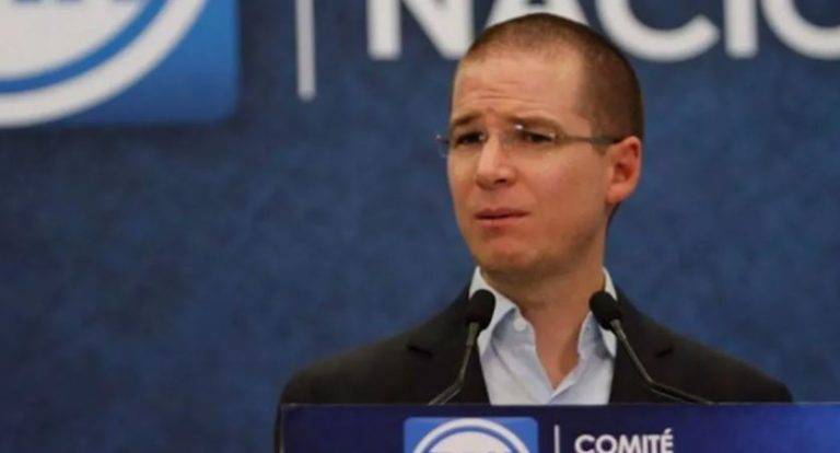 Anaya recibió de la FGR la carpeta de investigación en su contra
