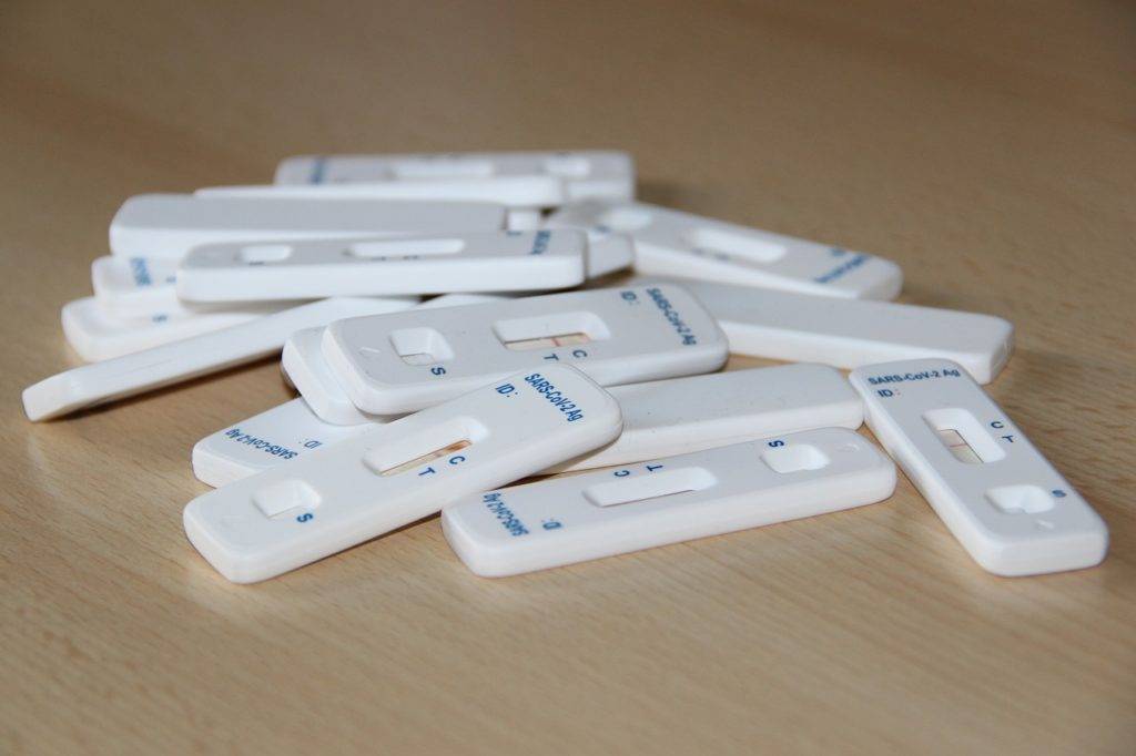 Roban camioneta con pruebas Covid-19 en el aeropuerto de la CDMX