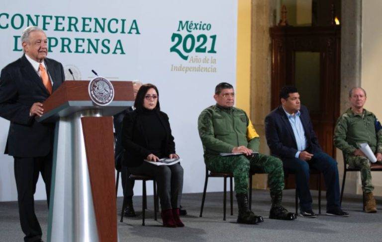 Van 35 mil pesos para 64 mil familias damnificadas... y sin Fonden