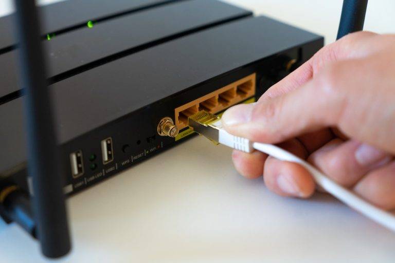 Usuarios de todo México reportan fallas en Izzi, Telmex y TotalPlay