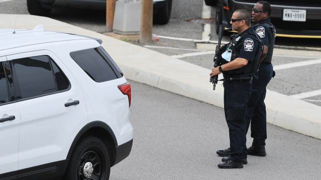 Menor provoca tiroteo en Virginia; reportan dos personas heridas por bala