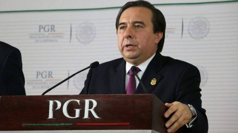 Niegan amparo a Tomás Zerón por caso Ayotzinapa