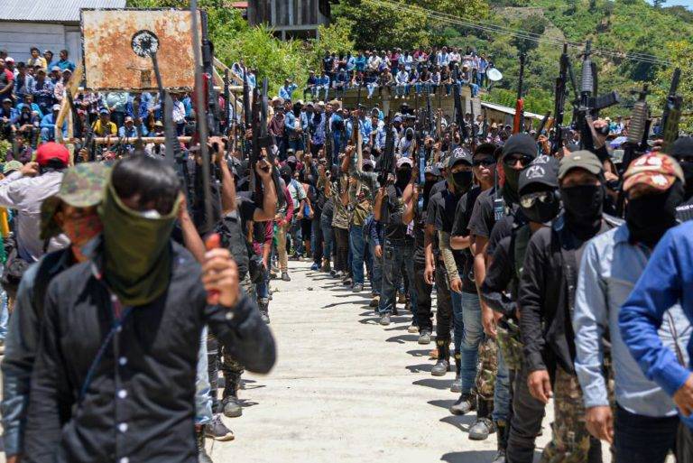Autodefensas “El Machete” en tensión por juramento de alcalde ligado al crimen