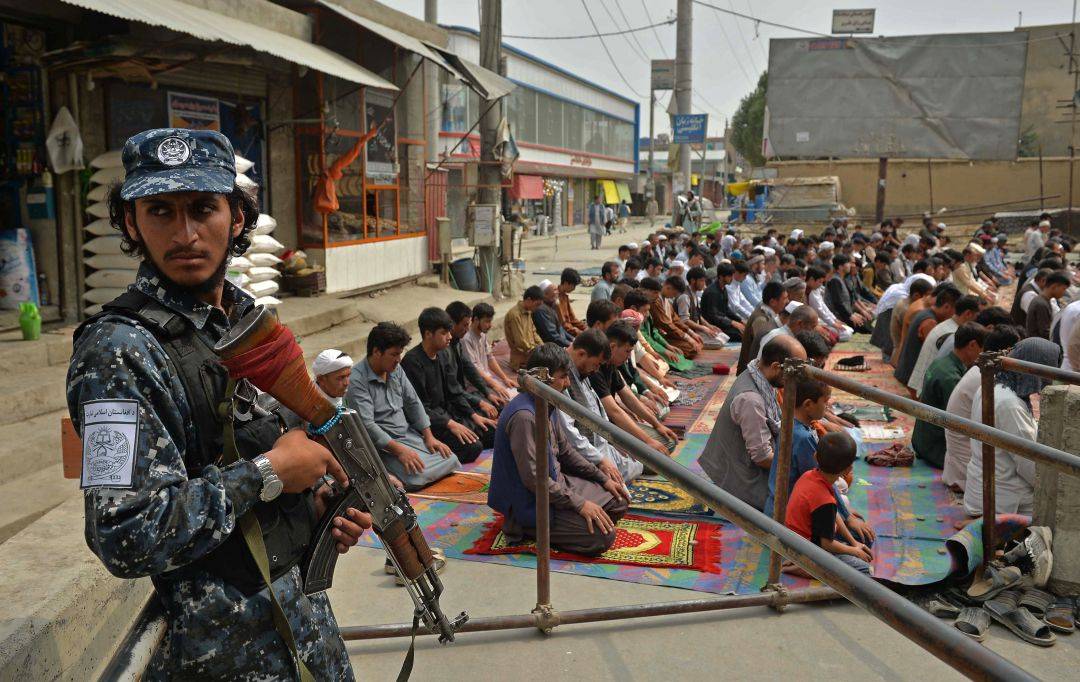Atentado en mezquita de Kabul deja 8 muertos