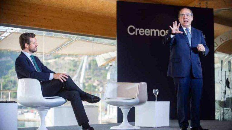 Calderón apoya a la derecha en España; Casado reitera el no perdón