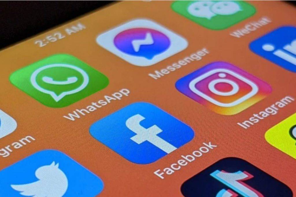 Facebook asegura que un error de mantenimiento provocó caída global