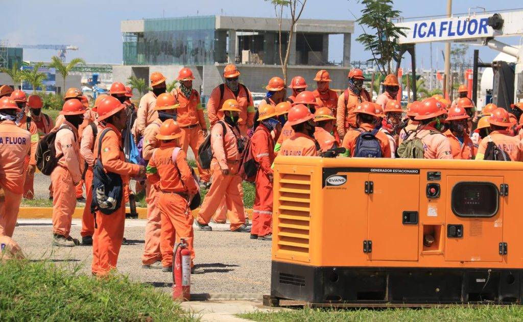 ICA Fluor pide a obreros regresar a trabajar, no les van a descontar