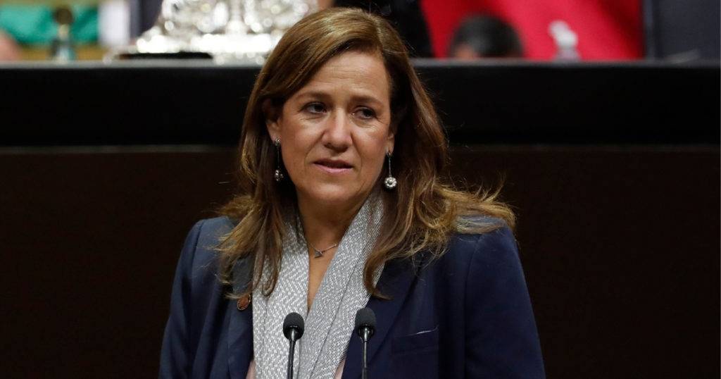 Ni hablar pudo; Zavala es abucheada en la Cámara de diputados