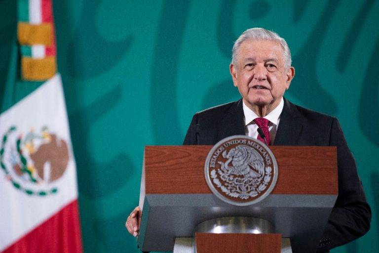 AMLO consideró como "excesos verbales" declaraciones de Claudio X.