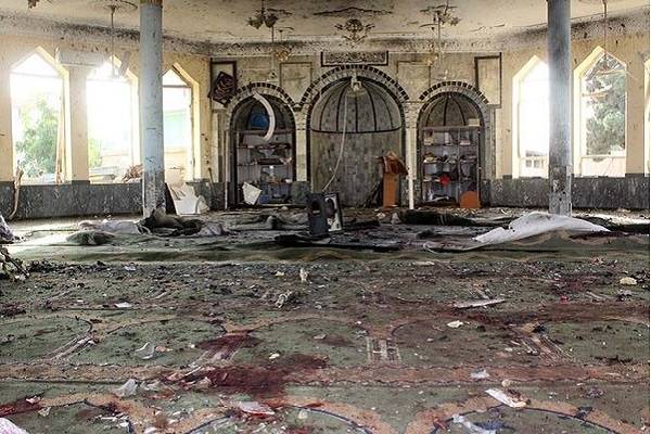 Afganistán sufre atentado en mezquita