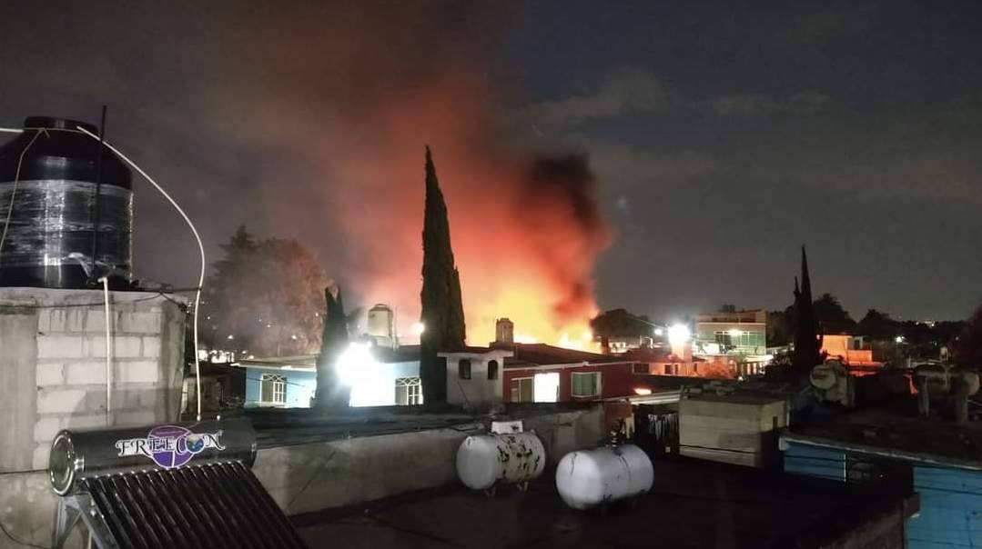 Explosión en taller de pirotecnia en Tultepec deja 4 lesionados
