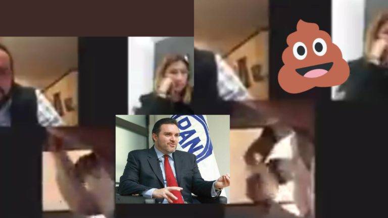 A Federico Döring se le olvido apagar su cámara mientras hacia popo