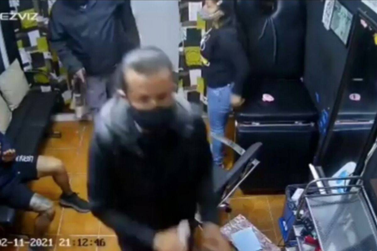 Captan a hombres que asaltaron estudio de tatuajes en Ecatepec