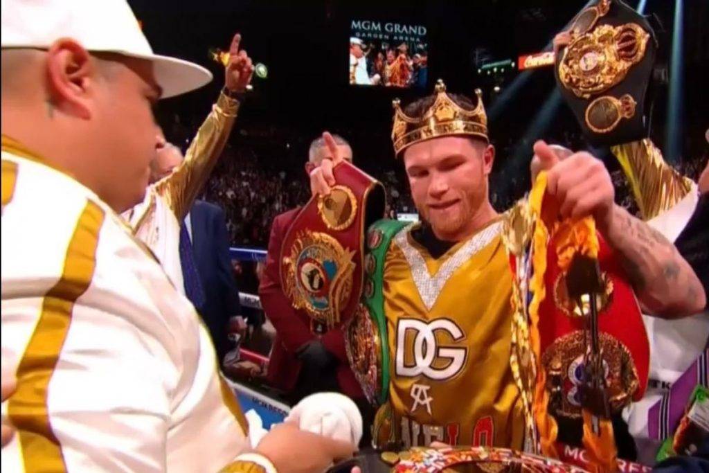 Canelo sufre pero noquea a Plant y es campeón absoluto