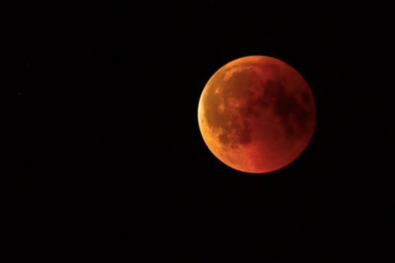 Te decimos cuándo y a que hora ver el Eclipse Lunar