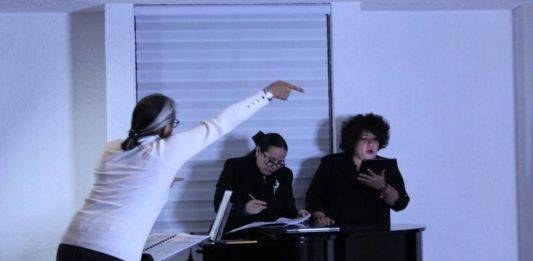 De derecha a izquierda: María Katzarava, Ana Caridad Acosta y Grace Echauri, en un ensayo previo al concierto.