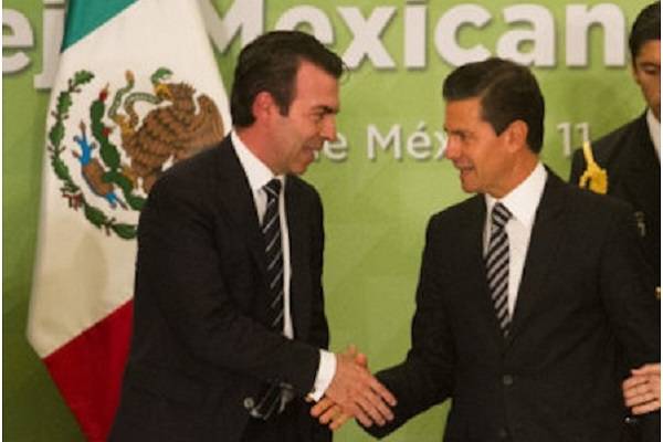 Dueño de Cinépolis, consentido de adjudicaciones de Peña Nieto