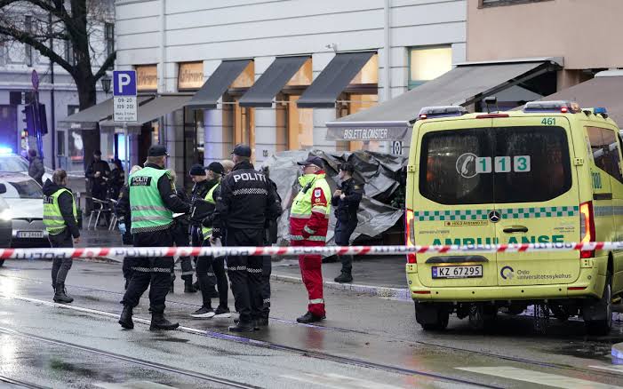 Policía noruega asesina a hombre que intentó acuchillar a varias personas en Oslo