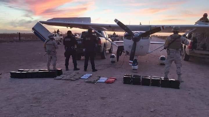 Ejército intercepta avioneta cargada con 400 kilos de cocaína en Oaxaca