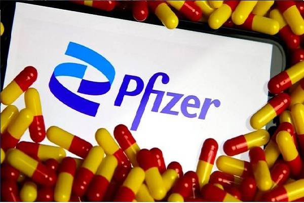 Pfizer acuerda liberar genérico de píldora anticovid