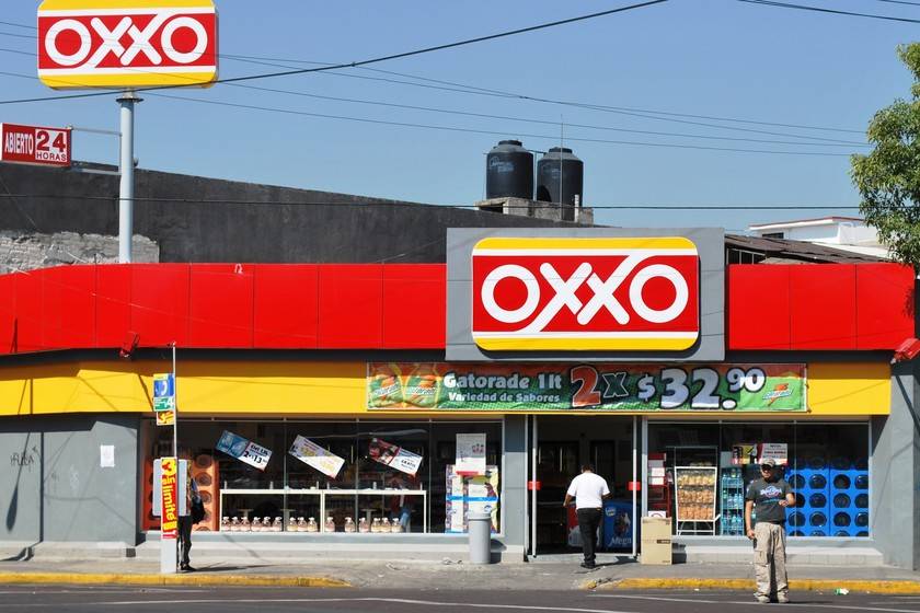 OXXO brinda fuentes de trabajo a haitianos en México 