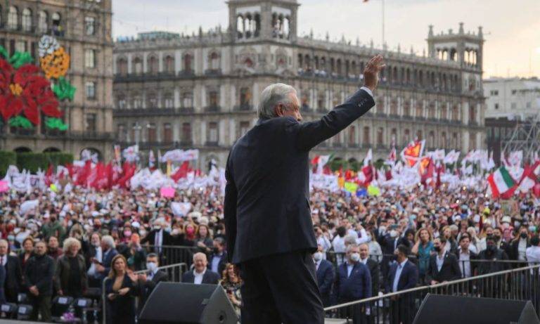 INE prohíbe a AMLO realizar manifestaciones o comentarios sobre Revocación de Mandato