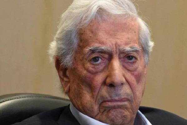 Vargas Llosa triste por las derrotas de la derecha