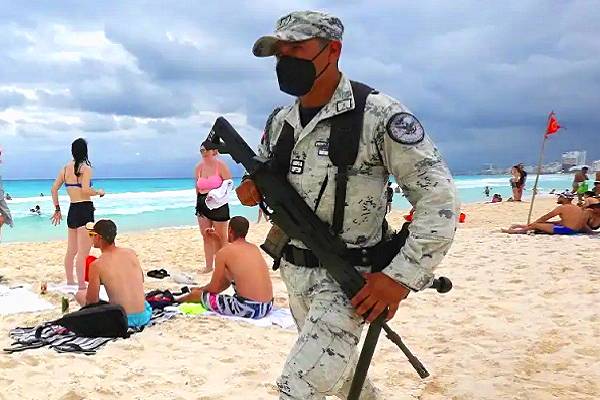 DEA, FBI y policía de Canadá investigarán balacera en Cancún